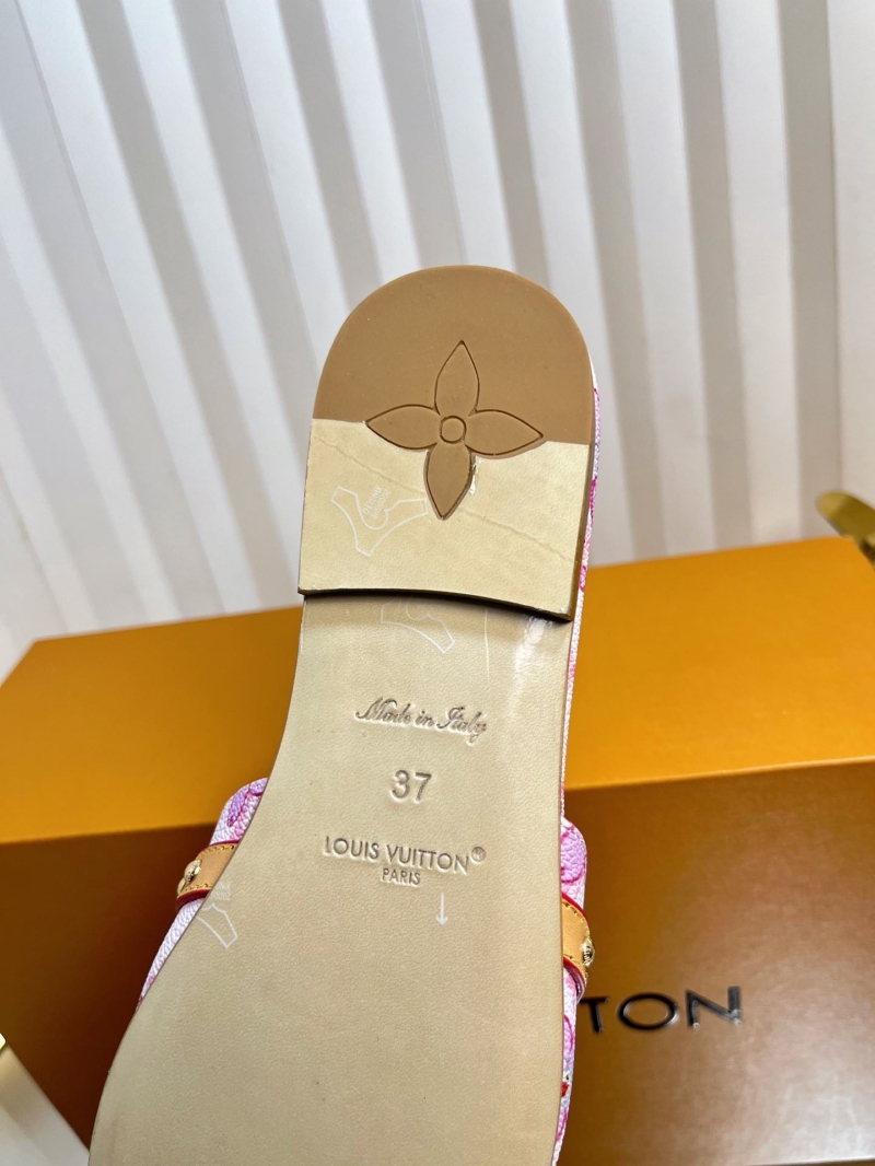 l0vis Vvtt0n slippers